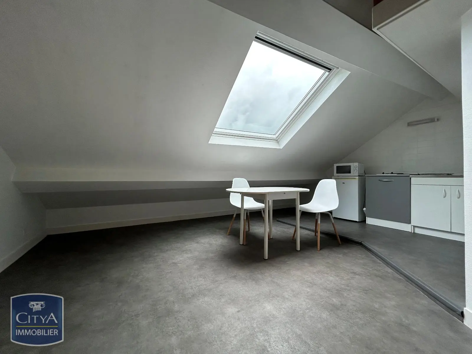 Photo 1 Appartement 1 pièce 12m²