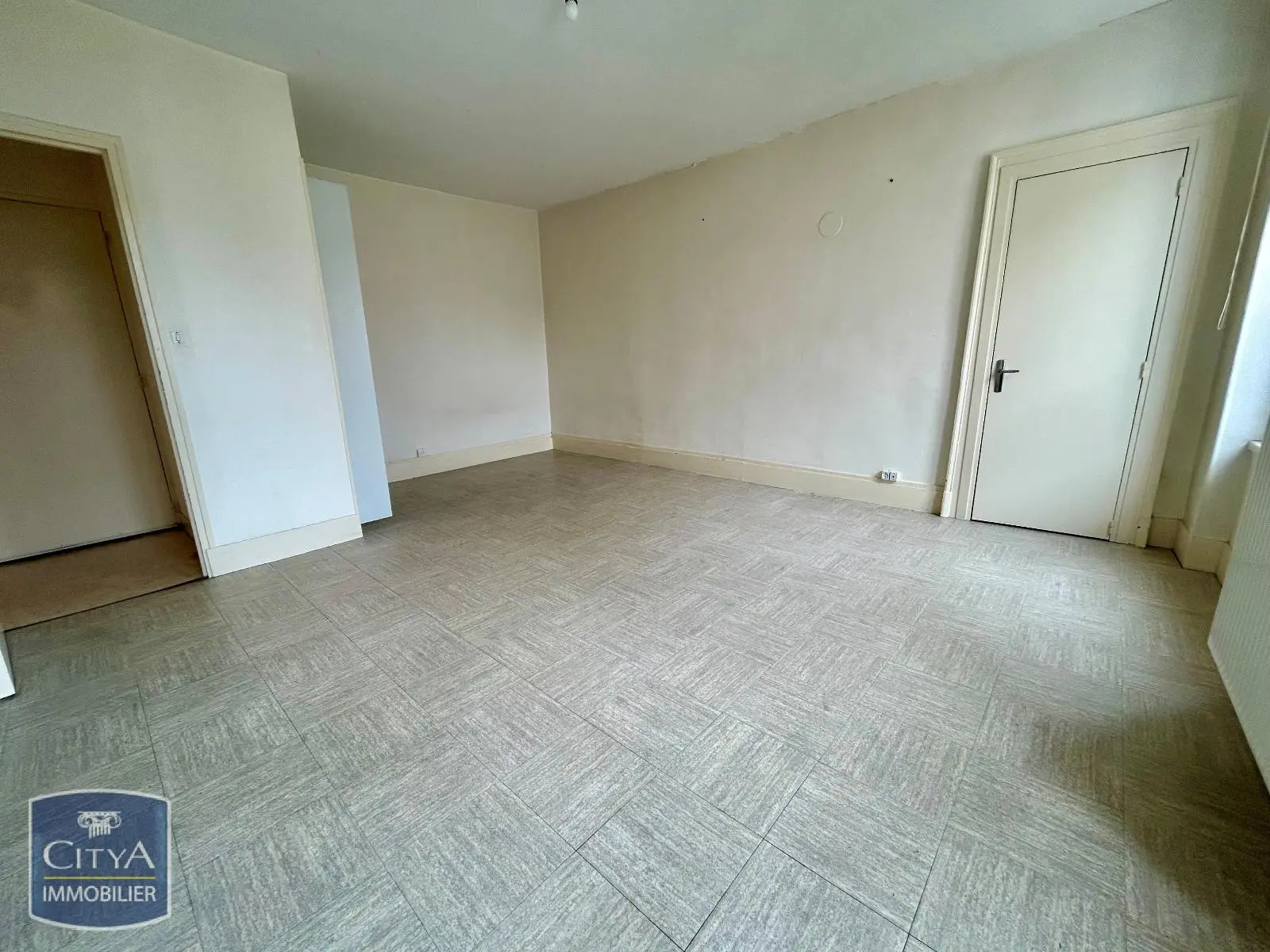 Photo 2 Appartement 1 pièce 41.7m²