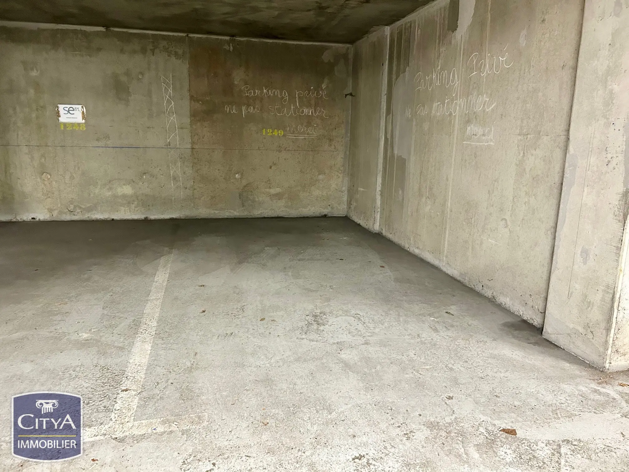 Photo 3 Parking
