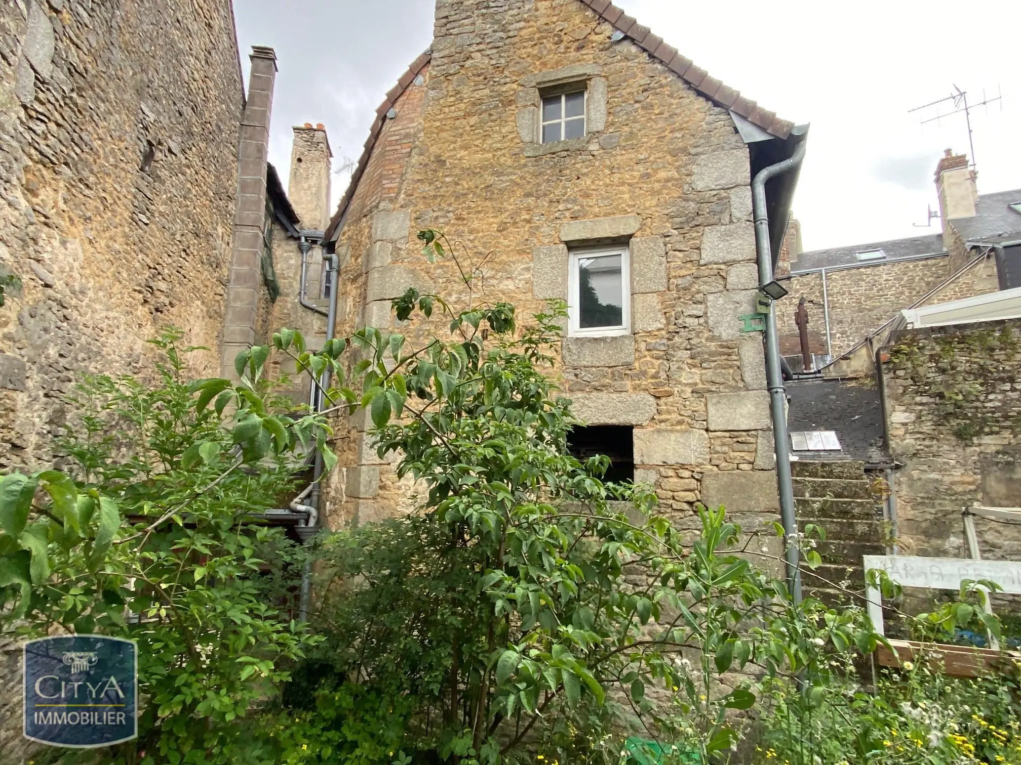 Photo 2 Immeuble 150m²