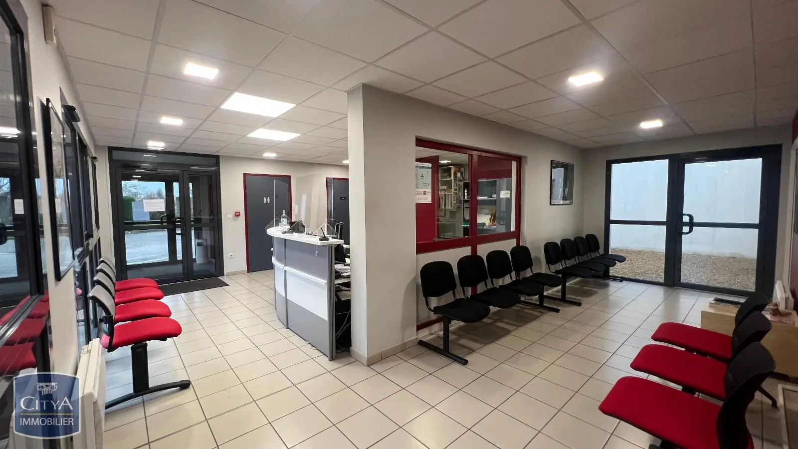 Photo 7 Local Professionnel 7 pièces 200m²