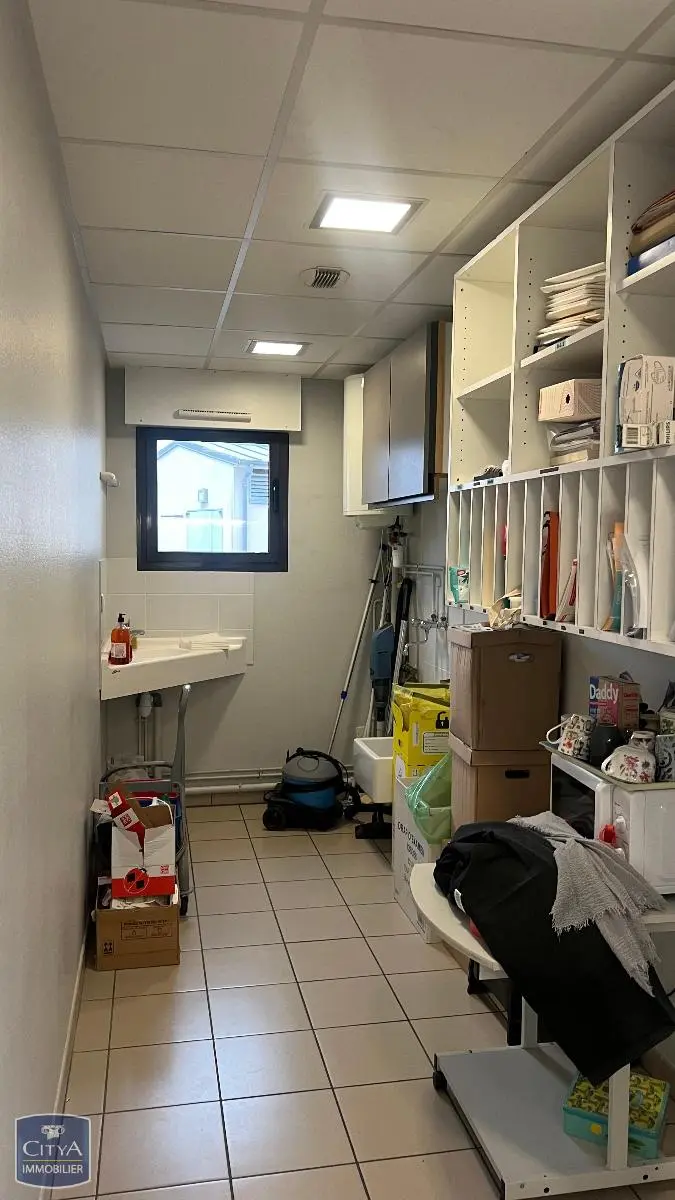 Photo 8 Local Professionnel 7 pièces 200m²