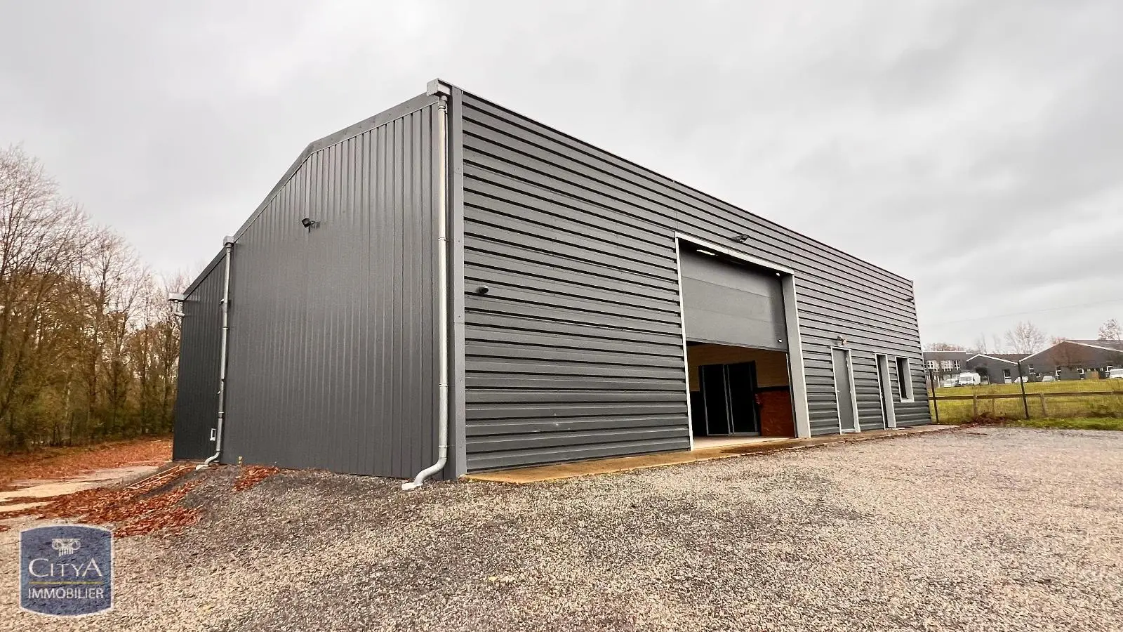 Photo 2 Local Industriel 237m²