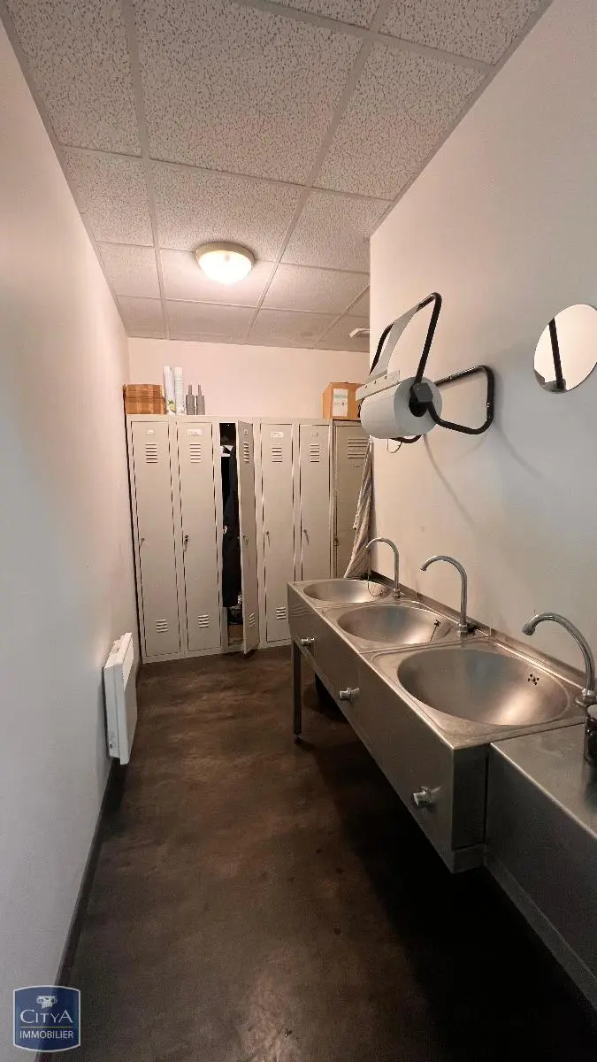 Photo 16 pour Local Industriel 1250m² Photo 16 Local Industriel 1250m²