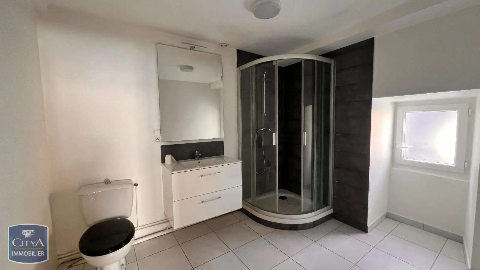 Photo 10 Immeuble 102m²