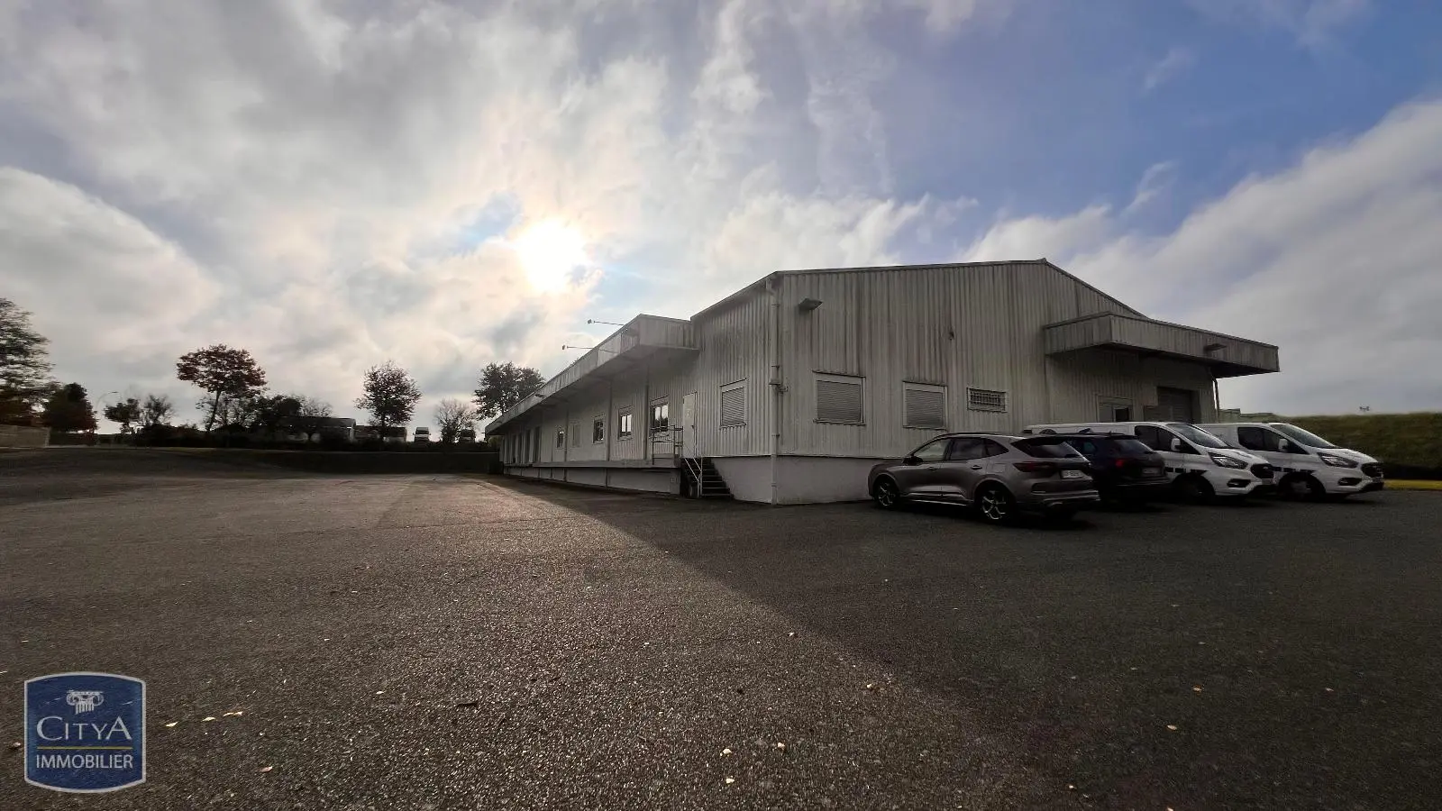 Photo 2 pour Local Industriel 1250m² Photo 2 Local Industriel 1250m²