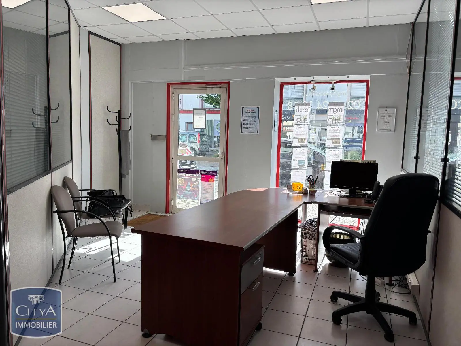 Photo 1 Local Professionnel