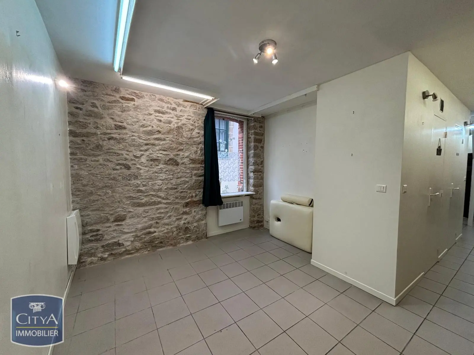 Photo 6 Local Commercial