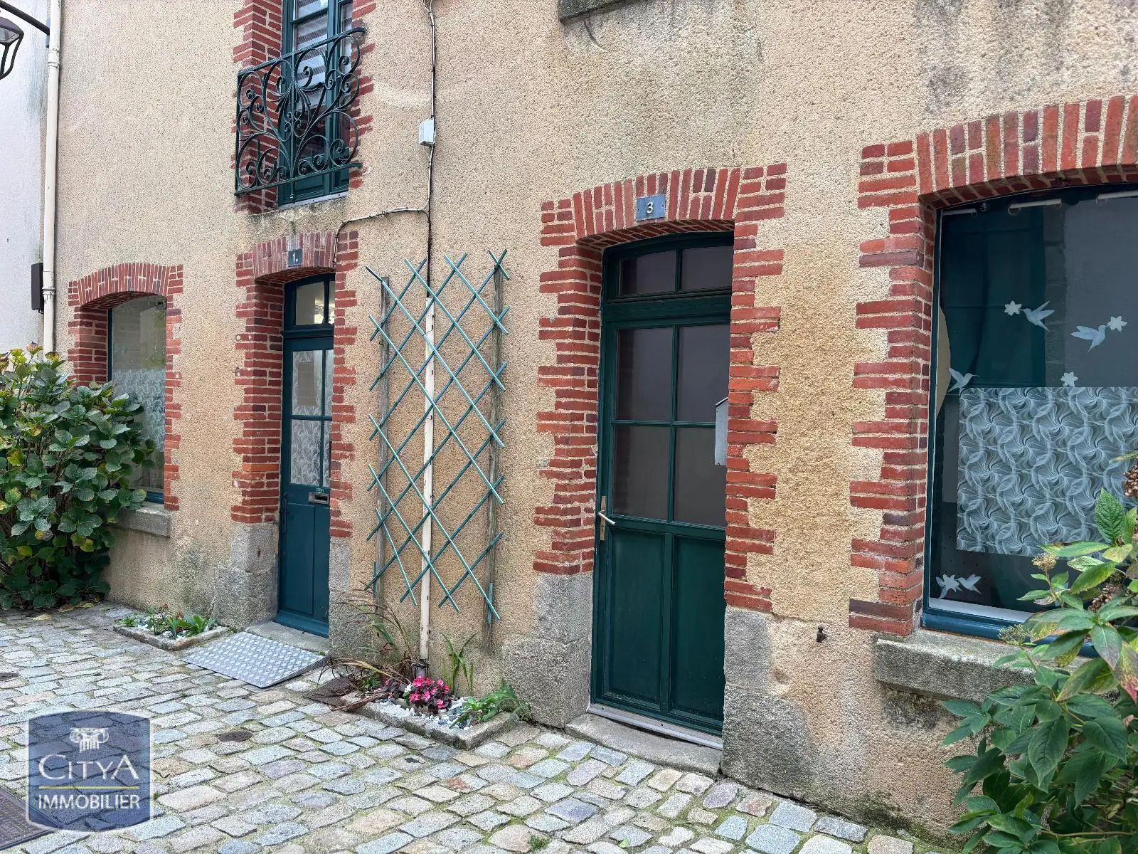 Photo 7 Local Commercial