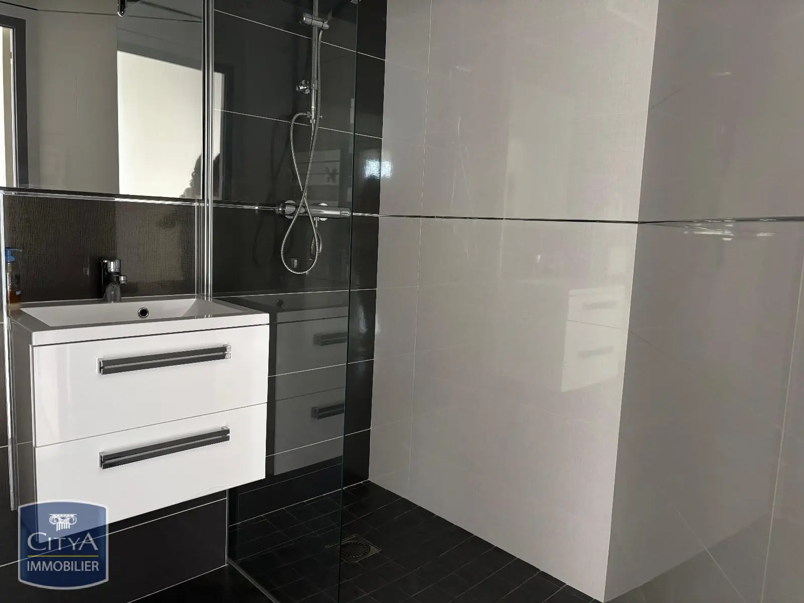 Photo 9 Local Professionnel 3 pièces