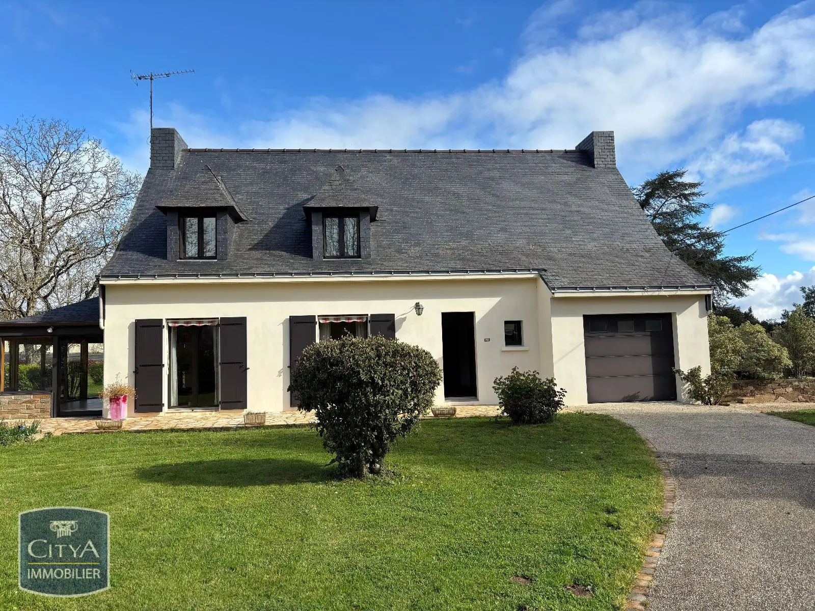 Photo 1 Maison 5 pièces 156m²