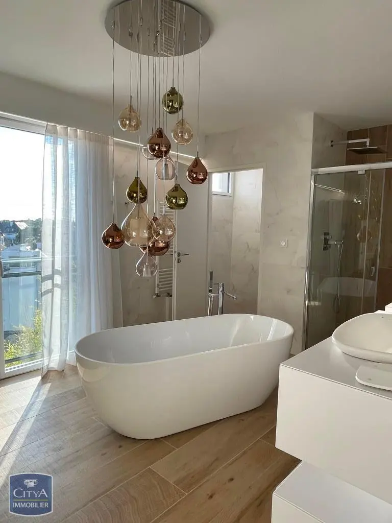 Photo 11 Appartement 5 pièces 182.74m²