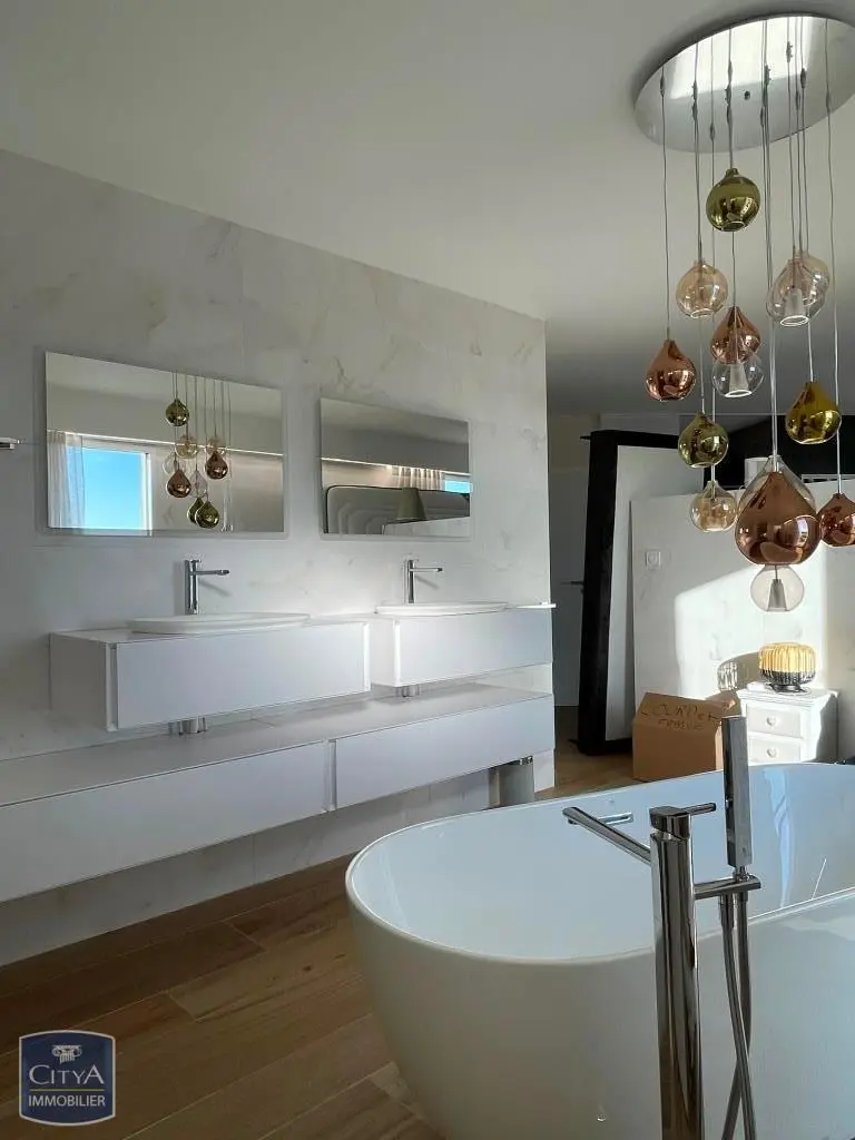 Photo 12 Appartement 5 pièces 182.74m²