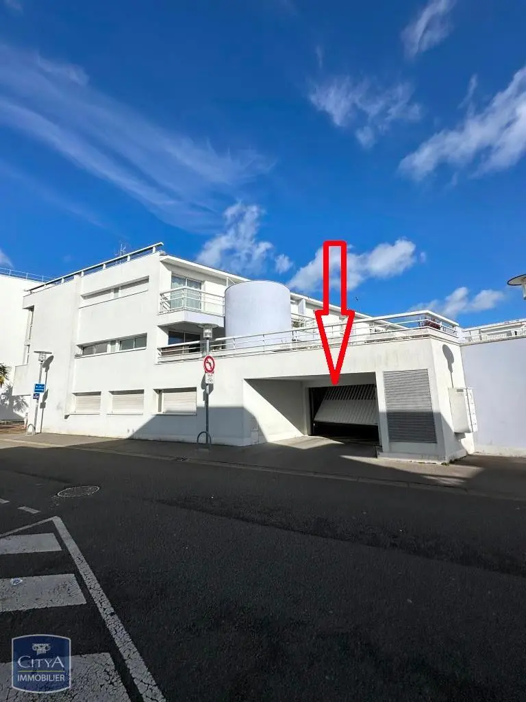 Photo 1 Parking