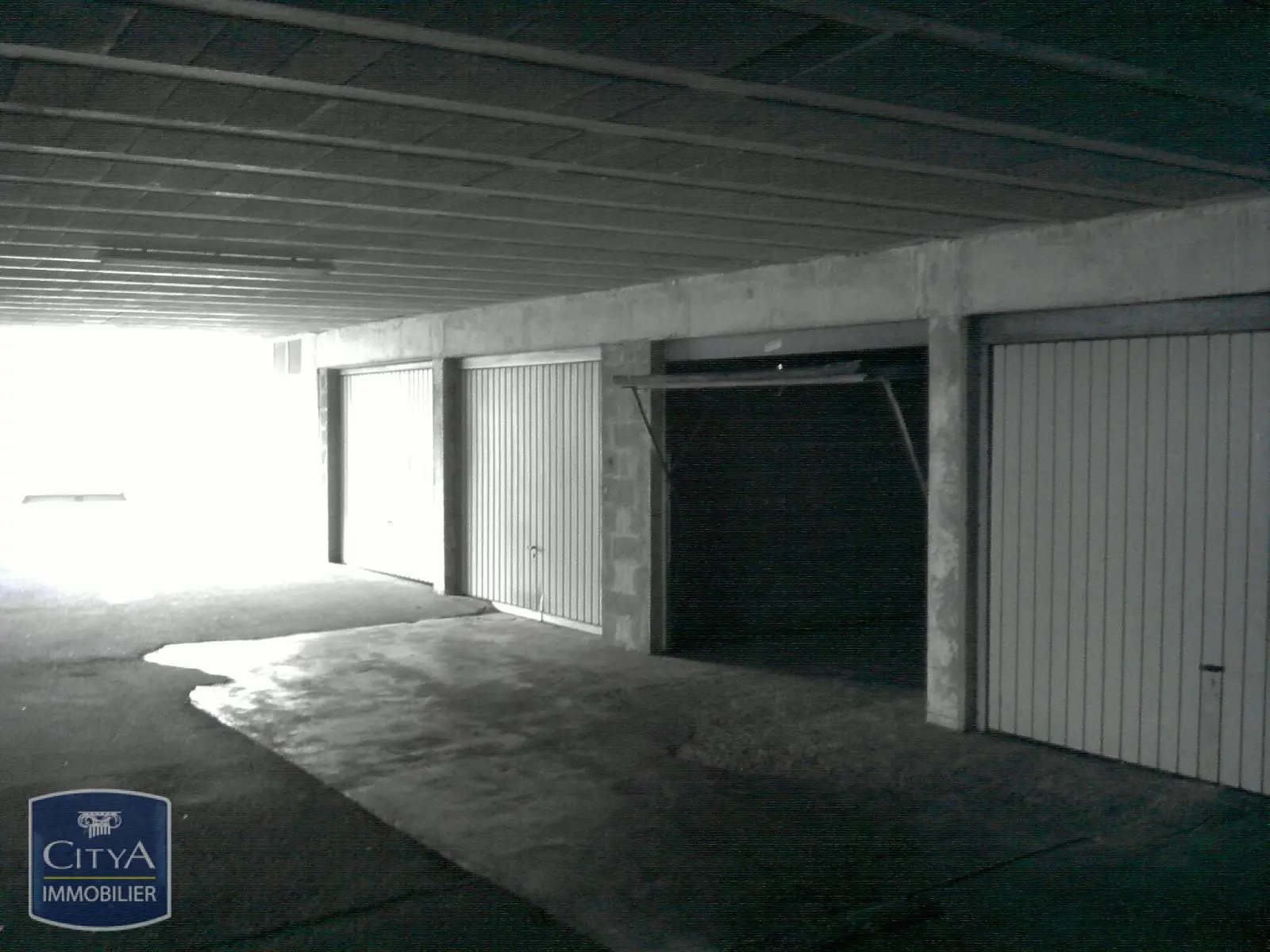 Photo 1 Parking
