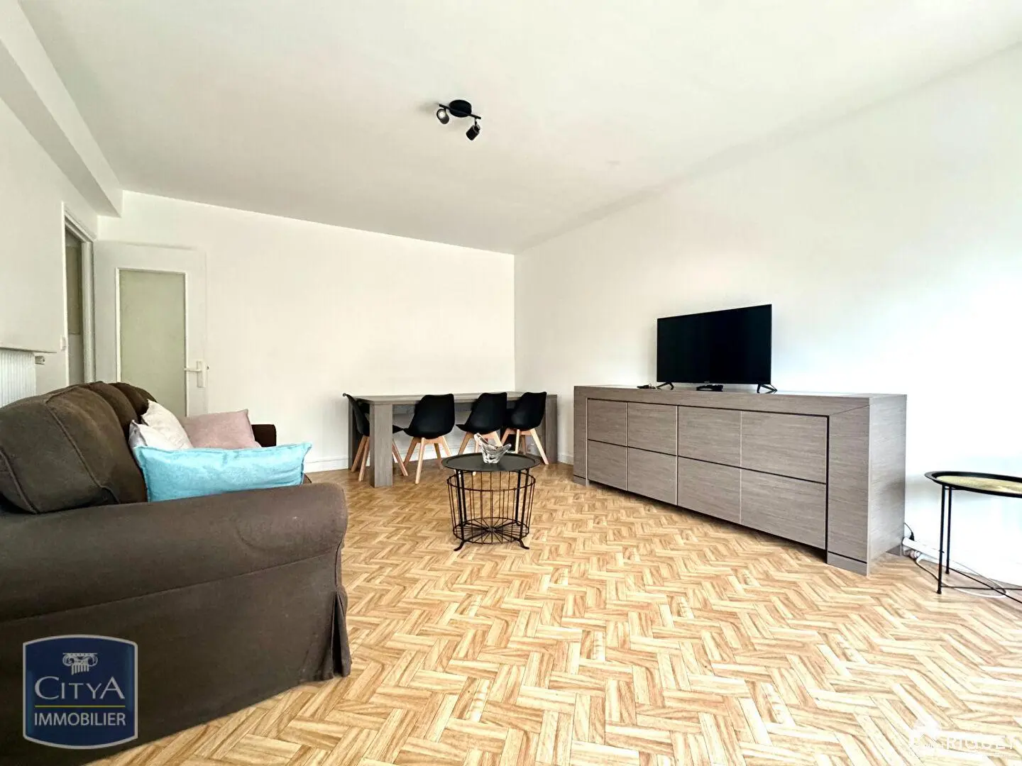 Photo 1 Appartement 2 pièces 43m²