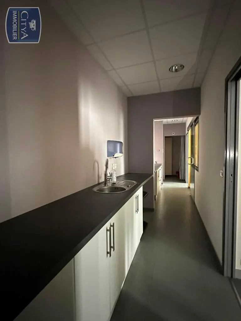 Photo 1 local professionnel Saint-Nazaire