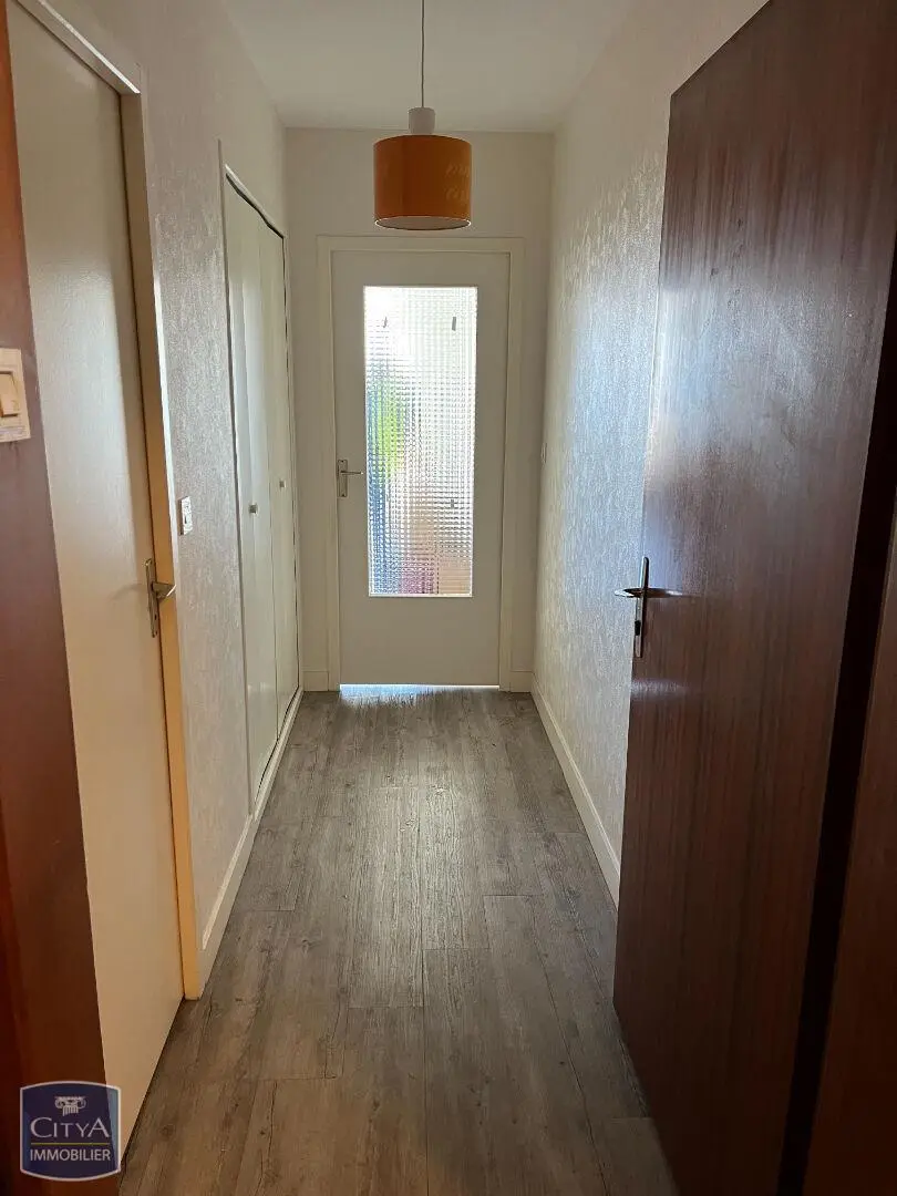 Photo 2 Appartement 1 pièce 31.83m²