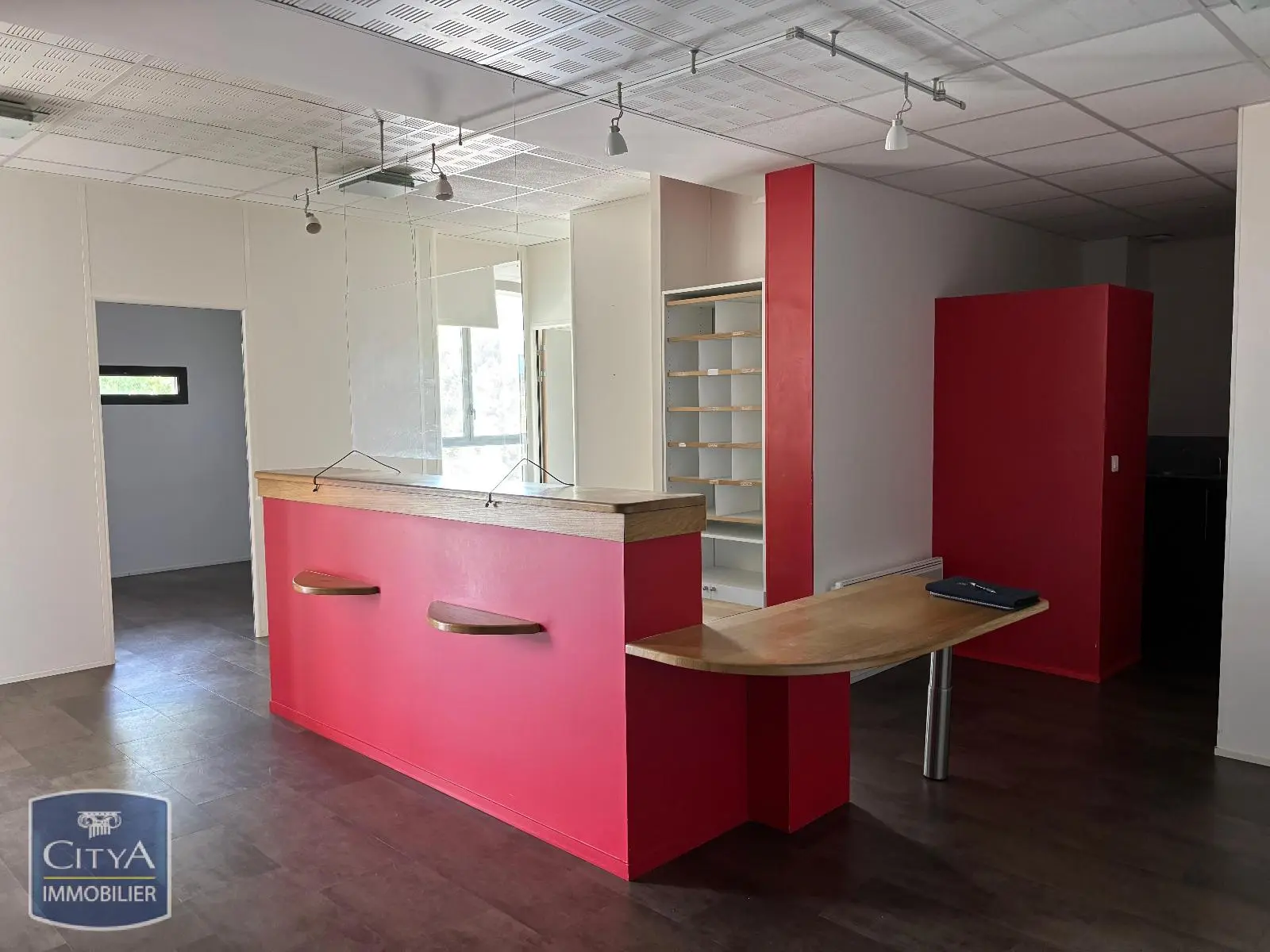 Photo 1 local professionnel Saint-Nazaire