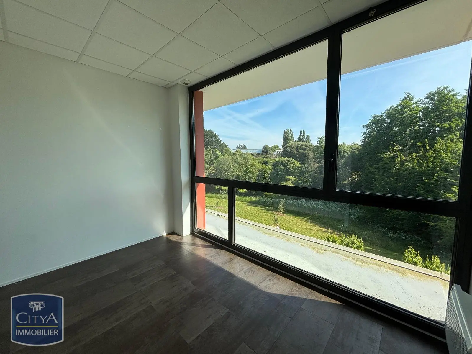 Photo 3 local professionnel Saint-Nazaire
