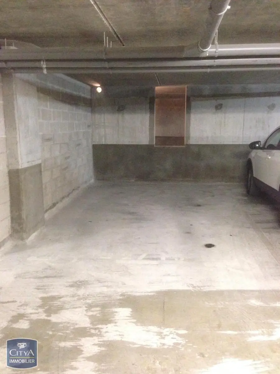 Photo 1 Parking