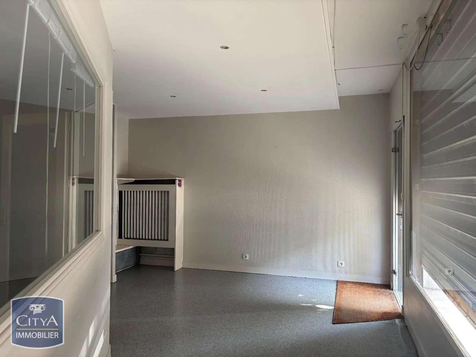 Photo 1 local professionnel Saint-Nazaire