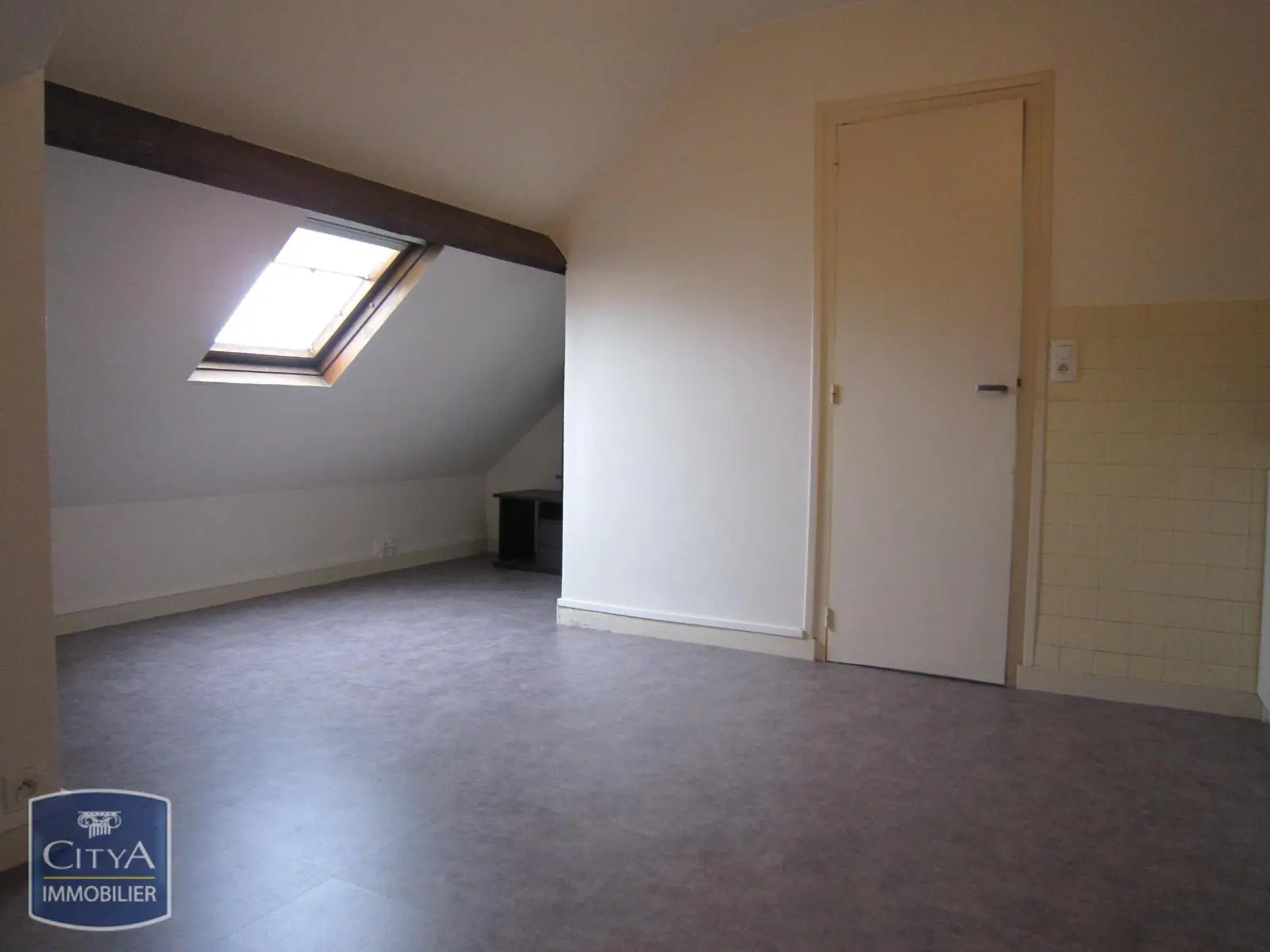 Photo 1 Appartement 1 pièce 27.7m²