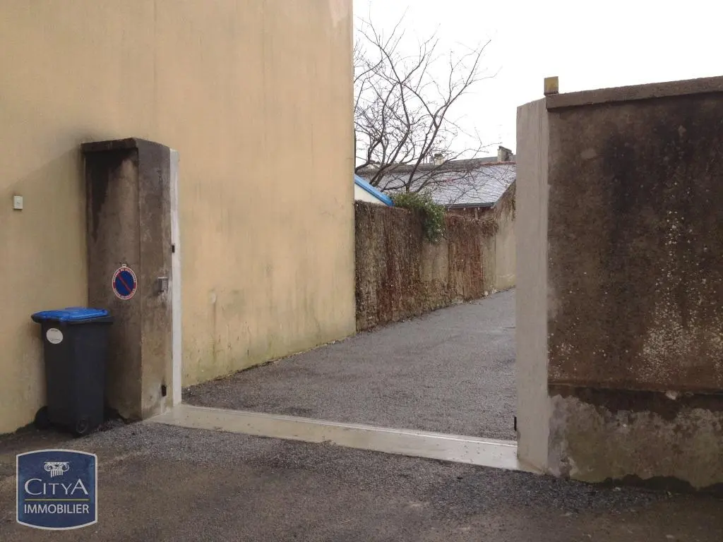 Photo 3 Parking