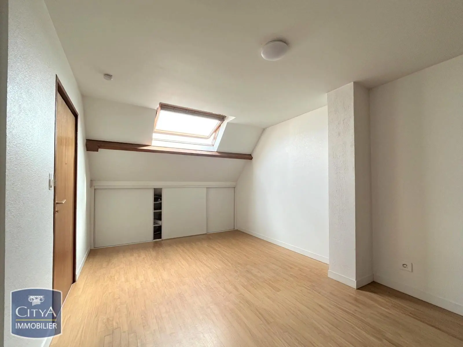 Photo 1 Appartement 1 pièce 27.59m²