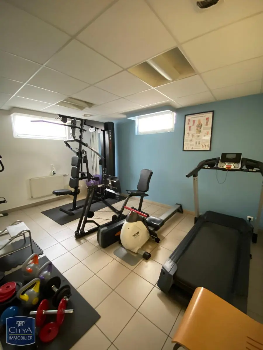 Photo 3 Local Commercial