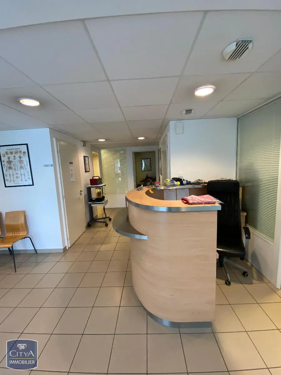 Photo 4 Local Commercial