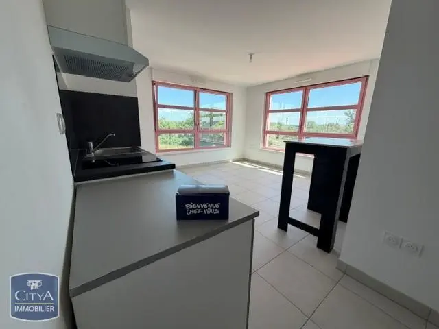 Photo 1 Appartement 1 pièce 28.12m²