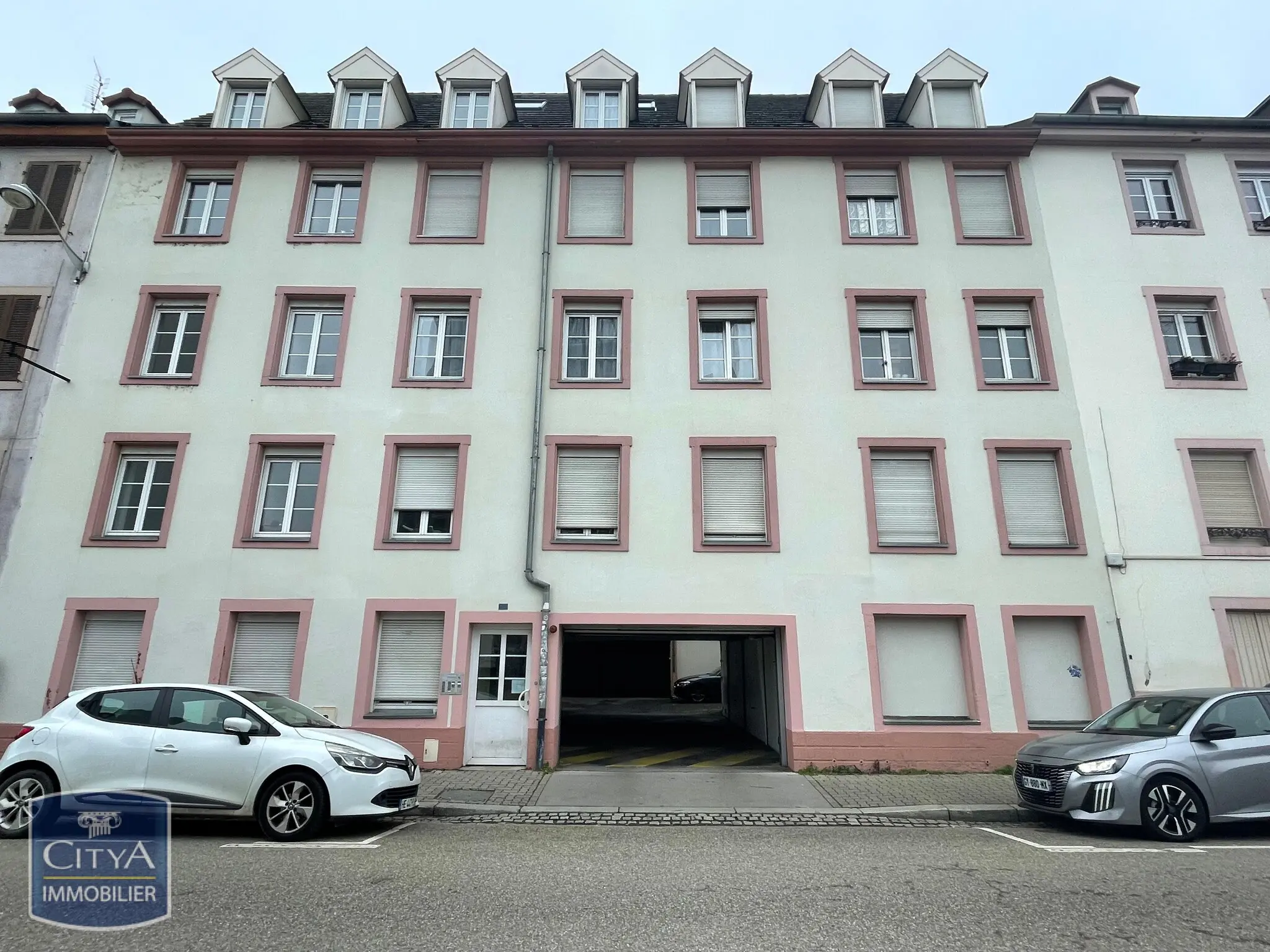 Photo 3 Parking