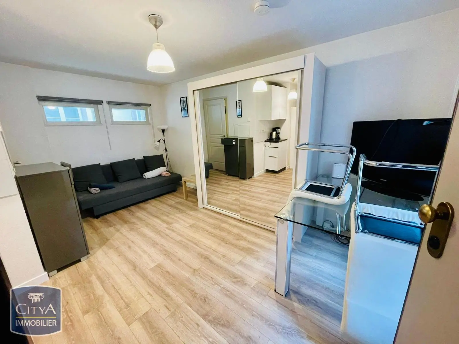 Photo 1 Appartement 1 pièce 19m²