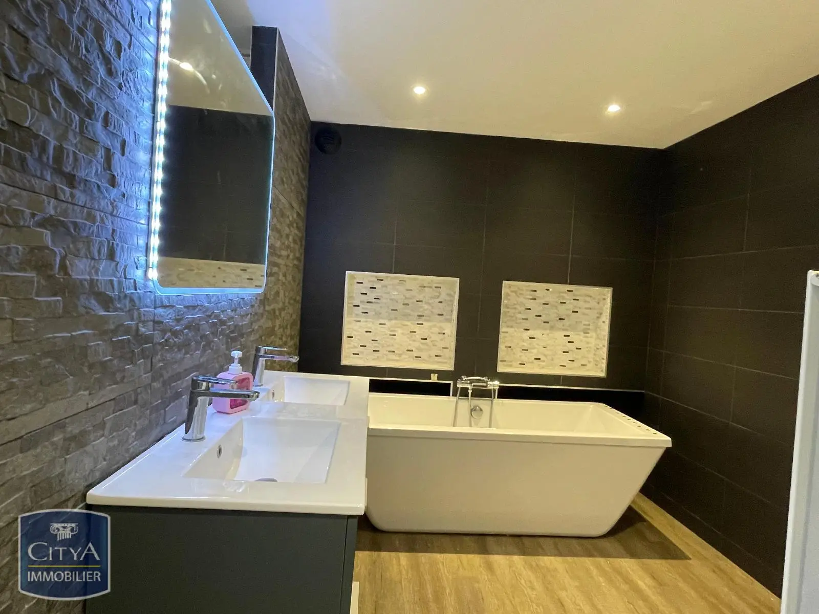 Photo 4 Appartement 6 pièces 149m²