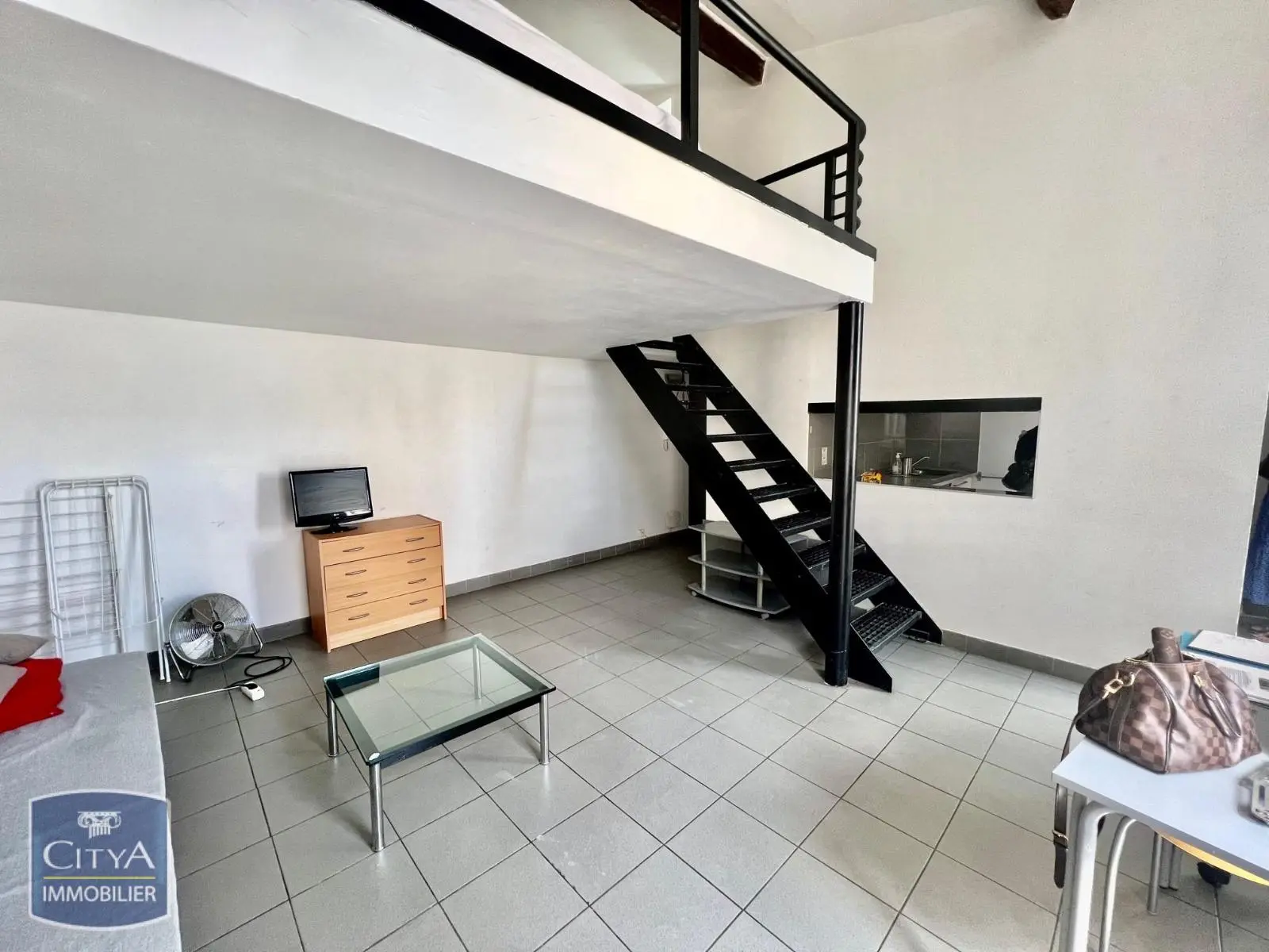 Photo 1 Appartement 1 pièce 37.74m²