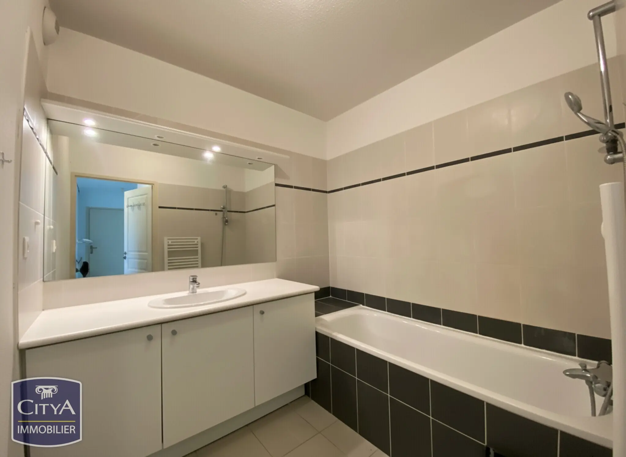Photo 7 appartement Nîmes