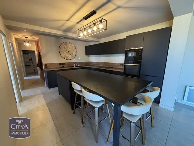 Photo 1 Appartement 4 pièces 117m²
