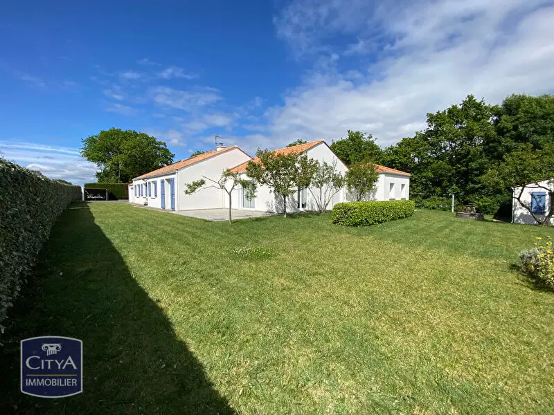 Photo 1 Maison 8 pièces 240m²