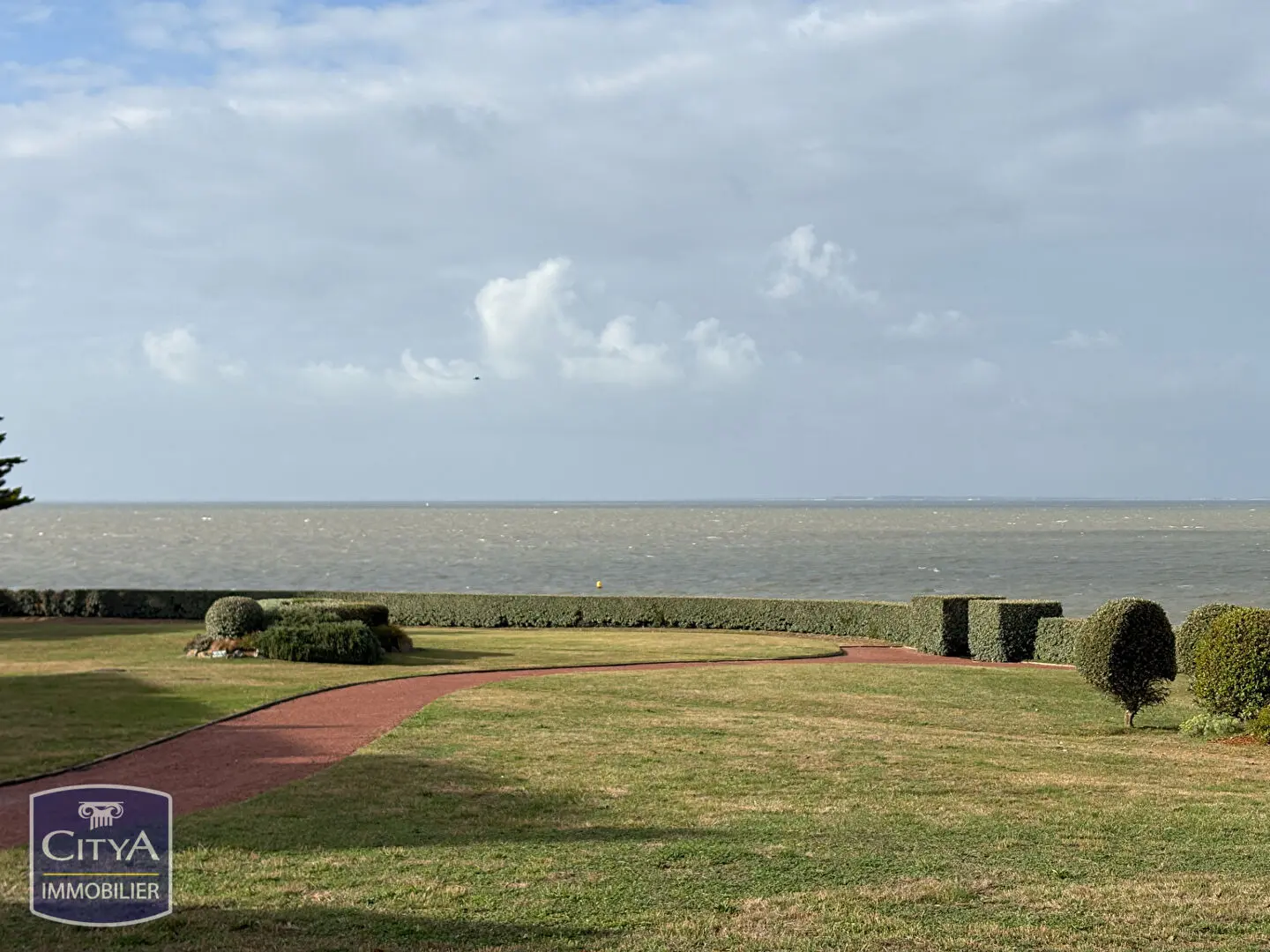 Photo 1 Appartement 1 pièce 28.4m²