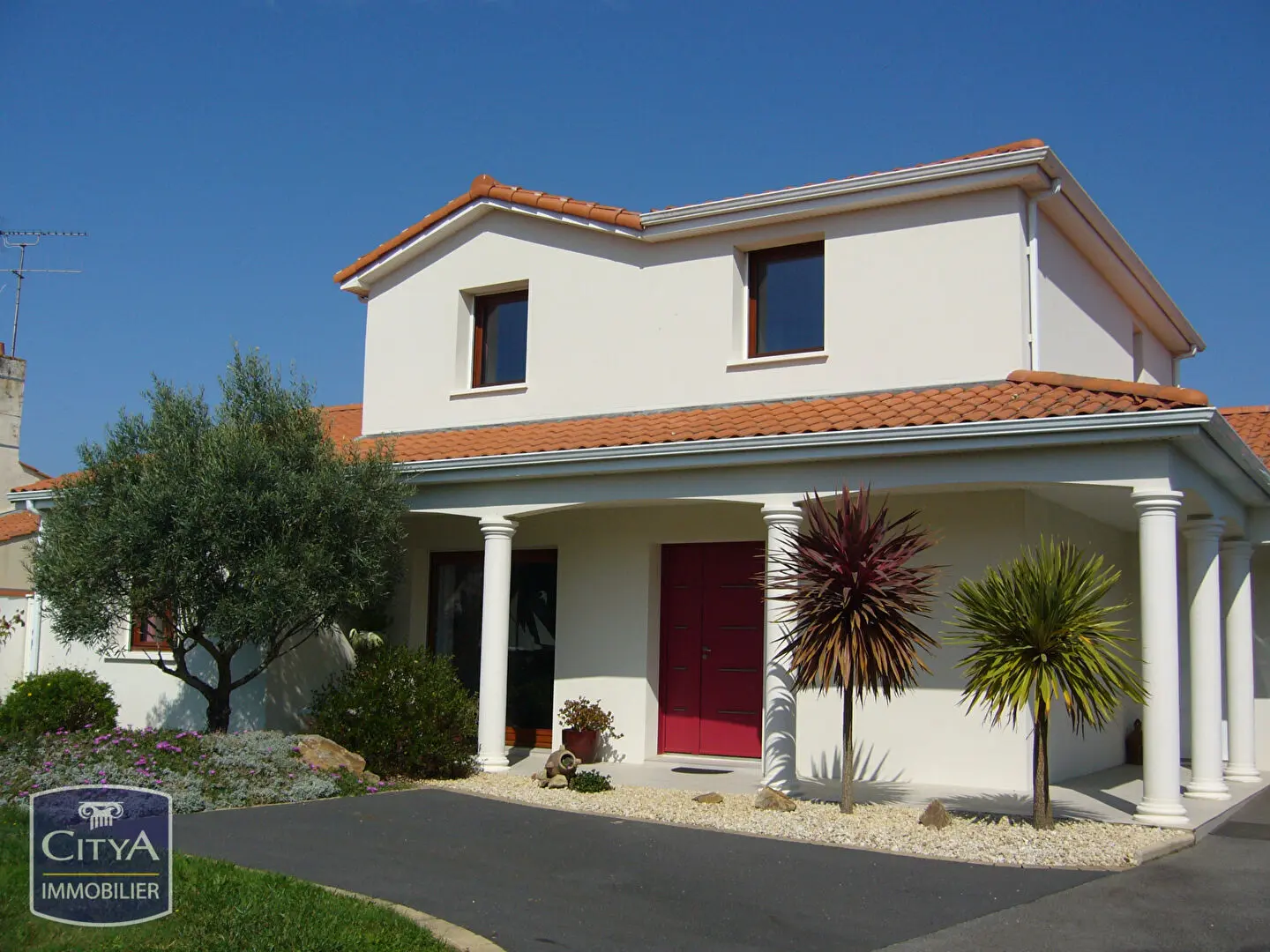 Photo 1 Maison 6 pièces 150m²