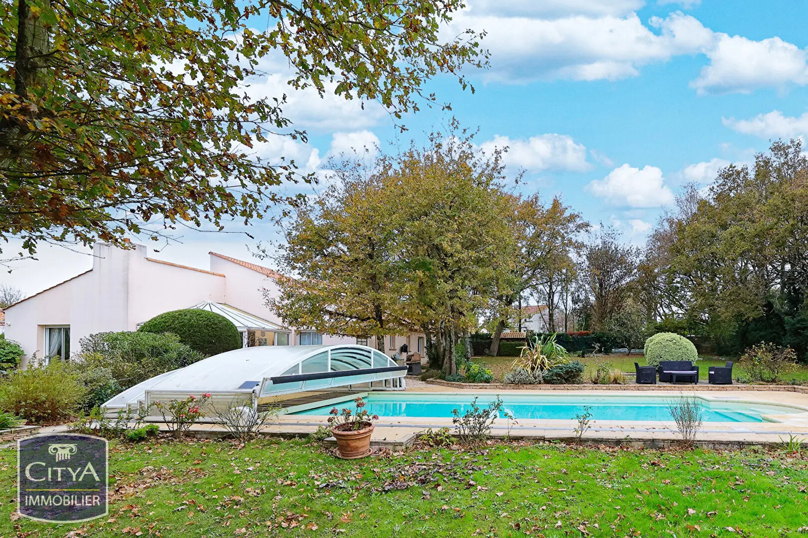 Photo 1 Maison 8 pièces 182.3m²