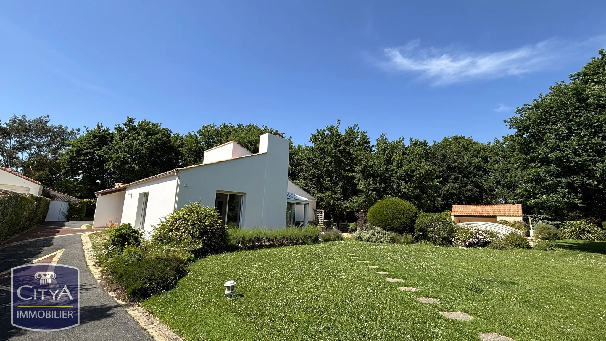 Photo 1 Maison 8 pièces 182.3m²