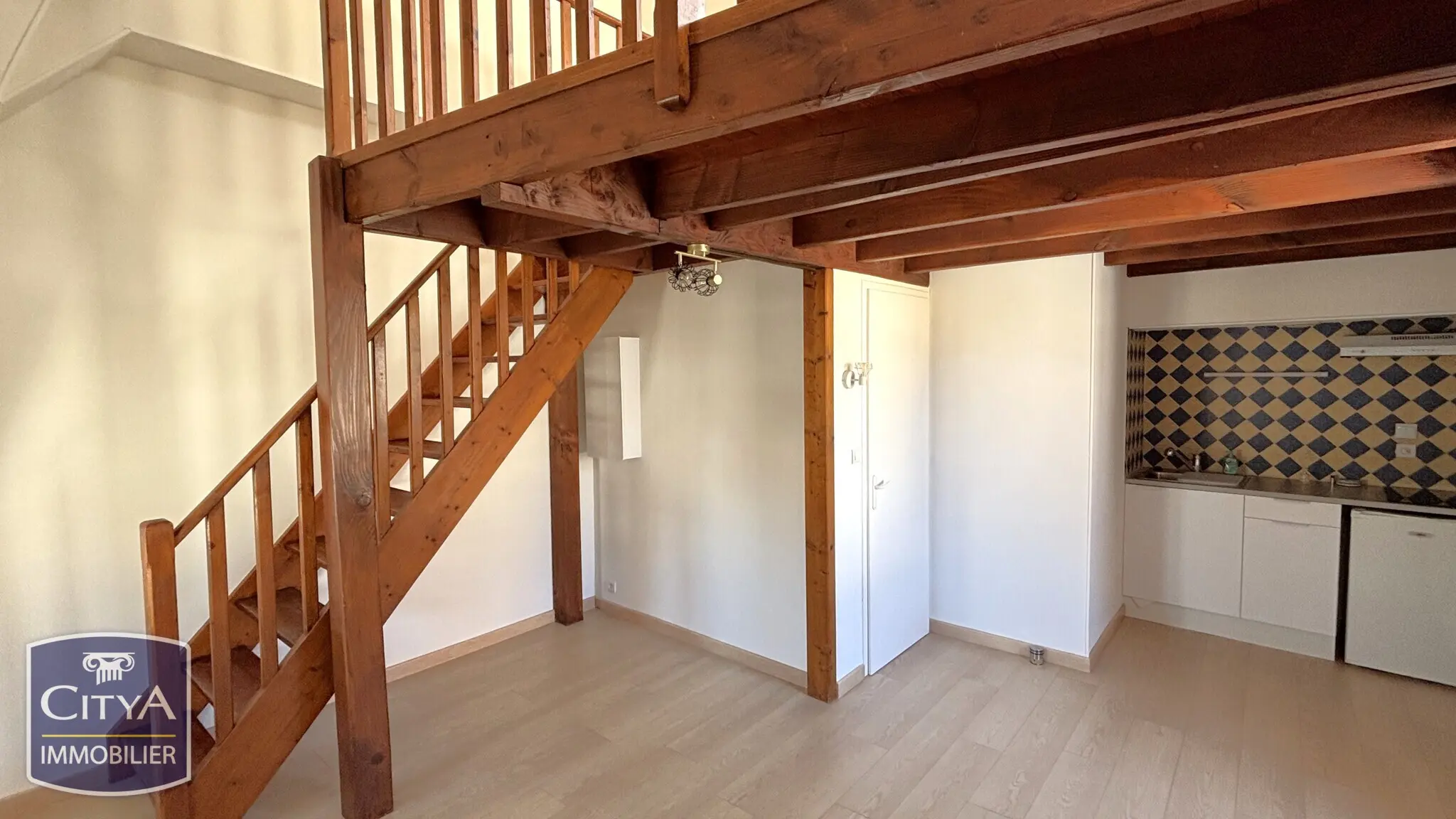 Photo 2 Appartement 1 pièce 23.47m²
