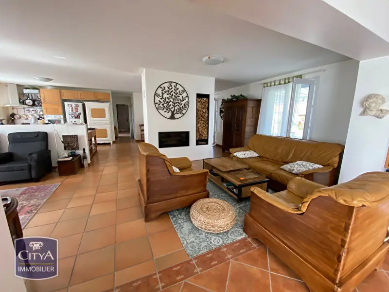 Photo 5 Maison 8 pièces 240m²