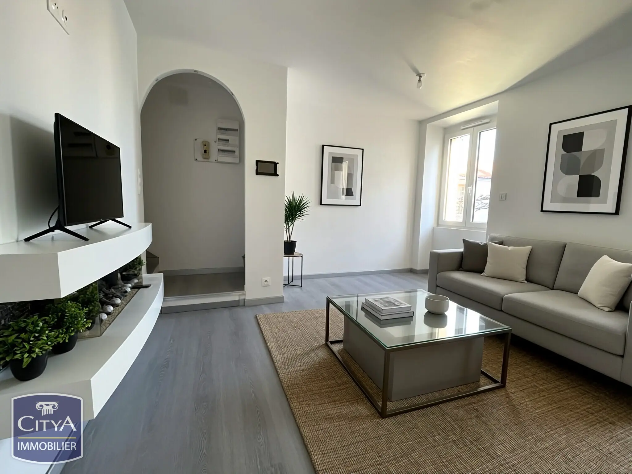 Photo 1 Appartement 1 pièce 27.49m²