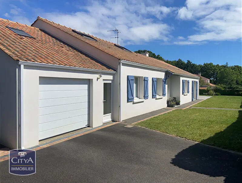 Photo 2 Maison 8 pièces 240m²