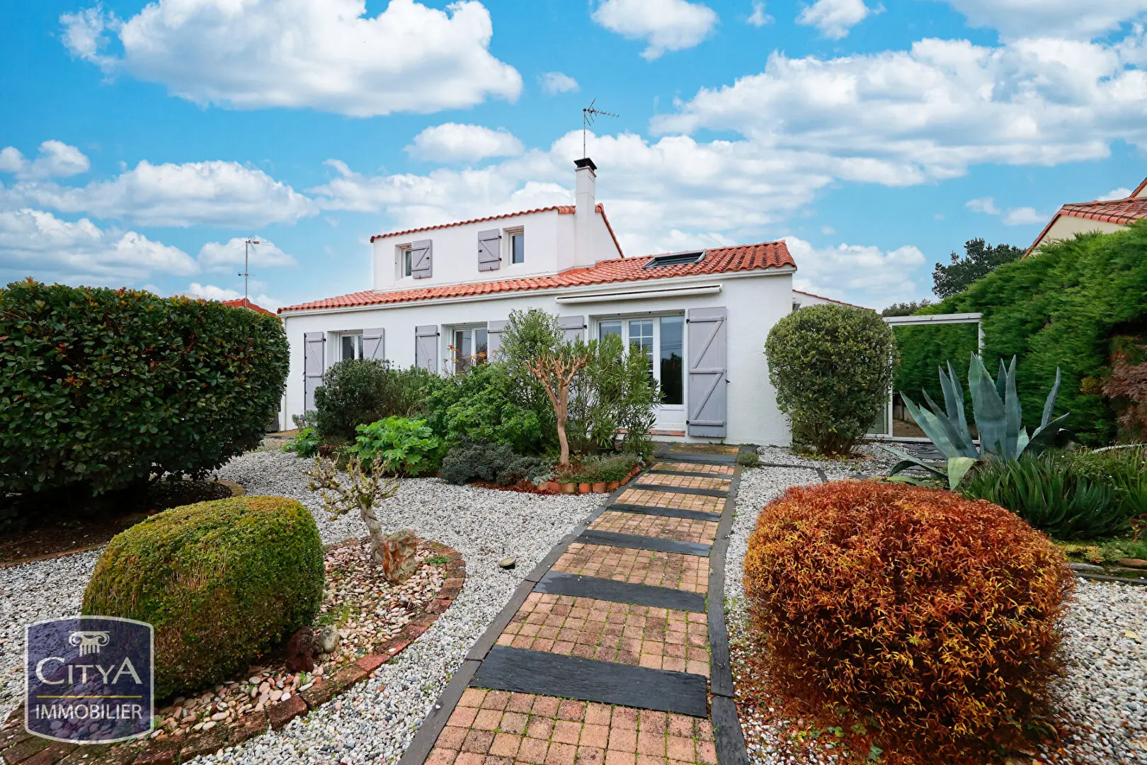 Photo 1 Maison 6 pièces 145.4m²