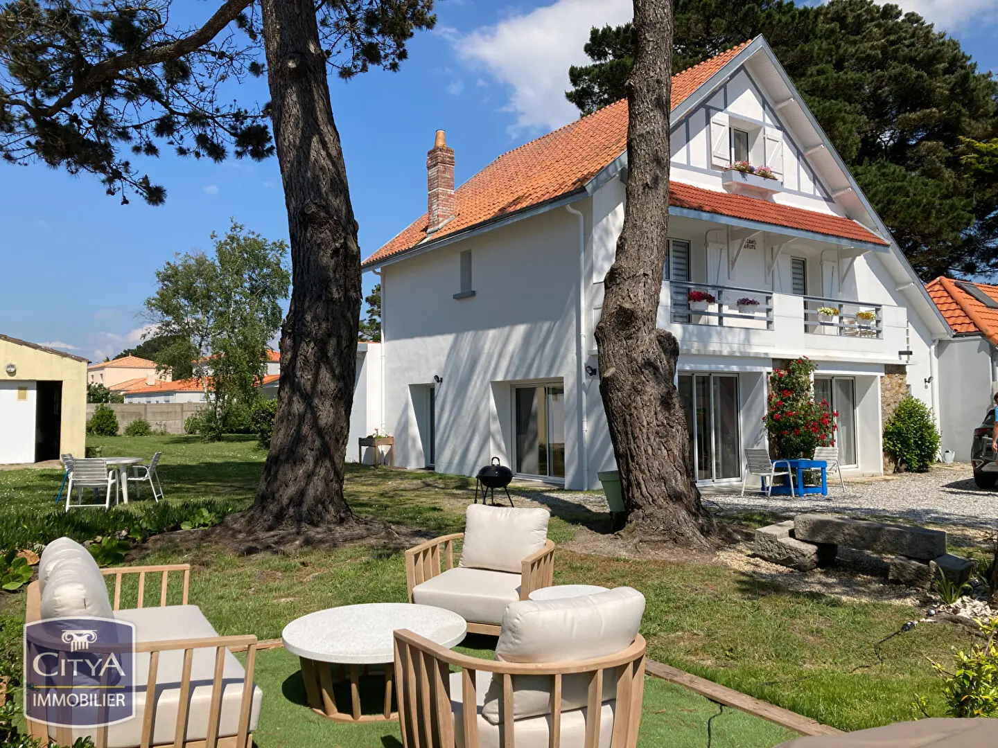 Photo 1 Maison 8 pièces 185m²