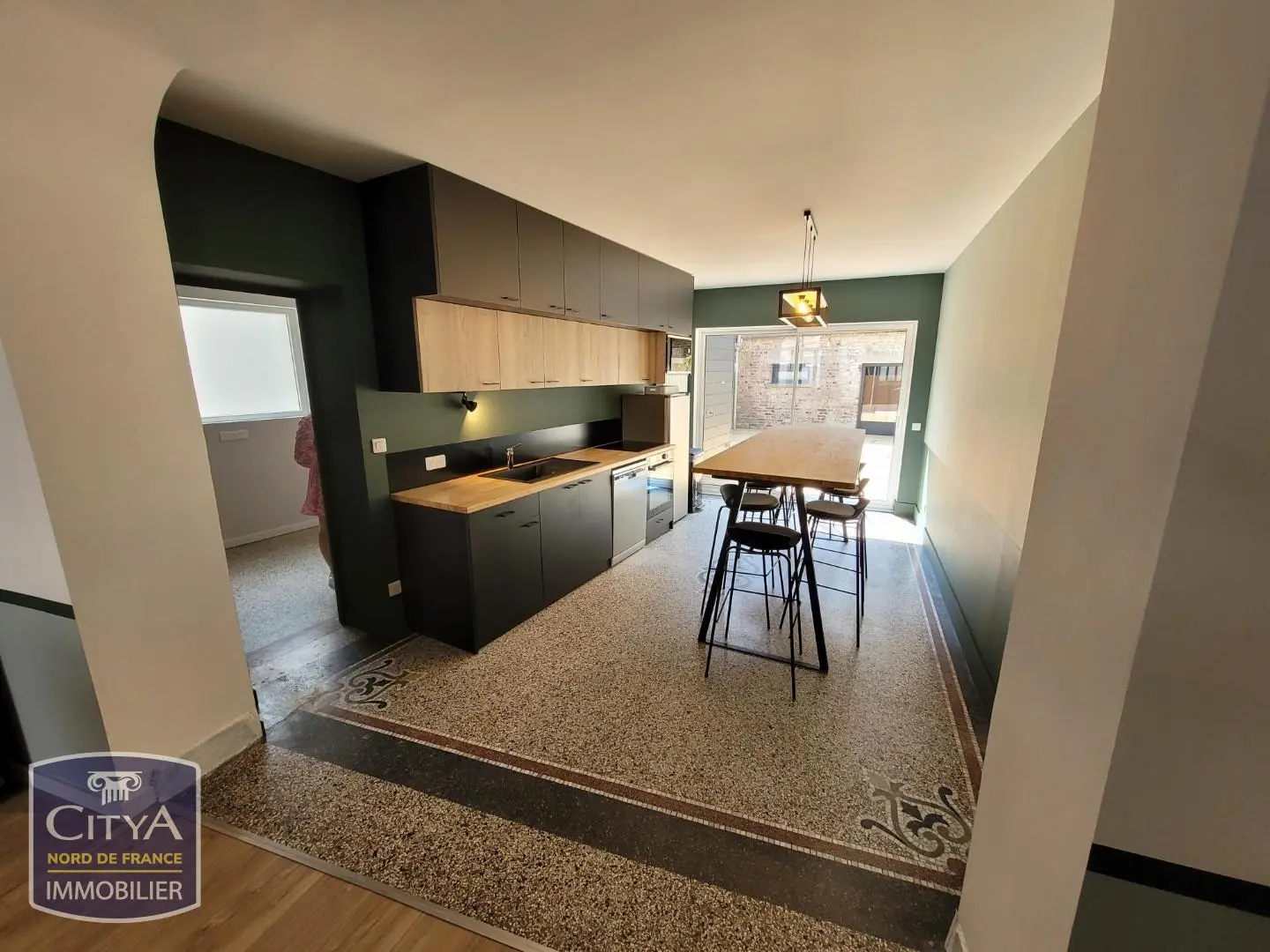 Photo 1 Appartement 1 pièce 14.1m²